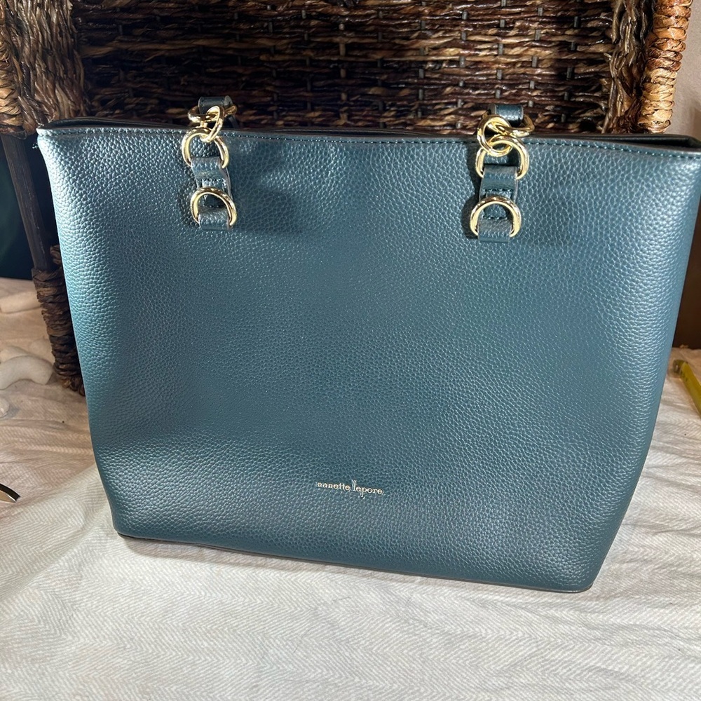 Nanette Lenore shoulder bag | Green 11”W x 9.5”